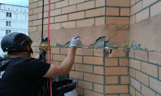 Обследование фасада здания в Ленинске-Кузнецком в октябре
